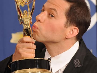 So sehen Sieger aus: Schauspieler Jon Cryer gewann einen Emmy als bester Nebendarsteller in "Two And A Half Men"