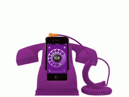 27. Oktober 2012: Retro meets Future! Das Ice-Phone ist ein absolutes It-Accessoire für jeden Haushalt. Mit der passenden "Ice-Phone"-App kann man sogar wie früher über eine angezeigte Wählscheibe die Nummern eingeben und über den Hörer telefonieren. Über ice-phone.com, ca. 50 Euro