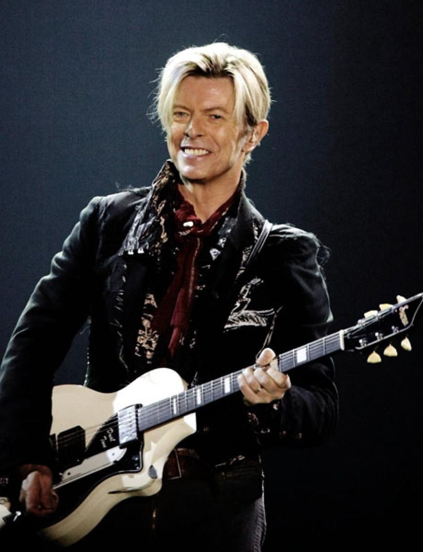 David bowie under. David Bowie 2003. David Bowie reality. David Bowie a reality Tour 2004. David Bowie reality 2003.