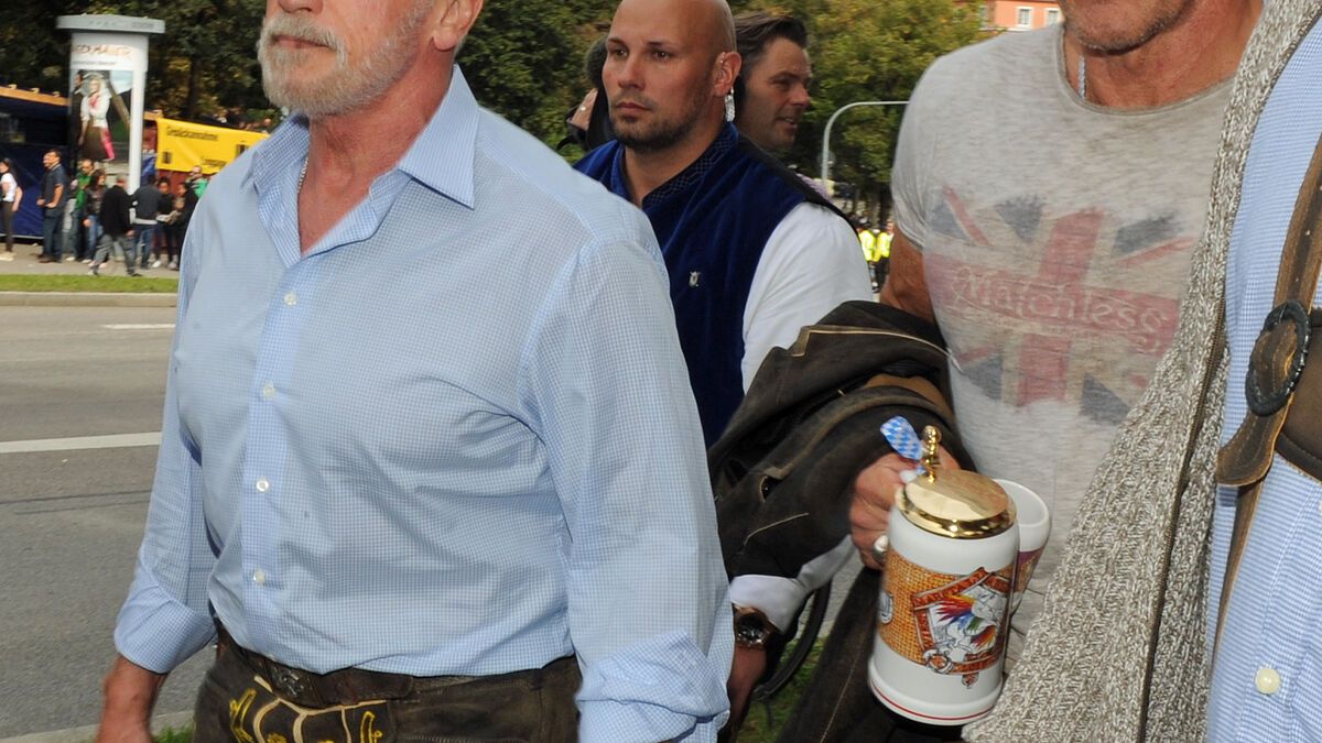 Der Terminator gibt sich auf Oktoberfest So ausgelassen feiern