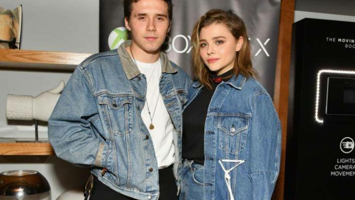 Chloe Grace Moretz With Brooklyn Beckham in NYC 11/14/2017 • CelebMafia