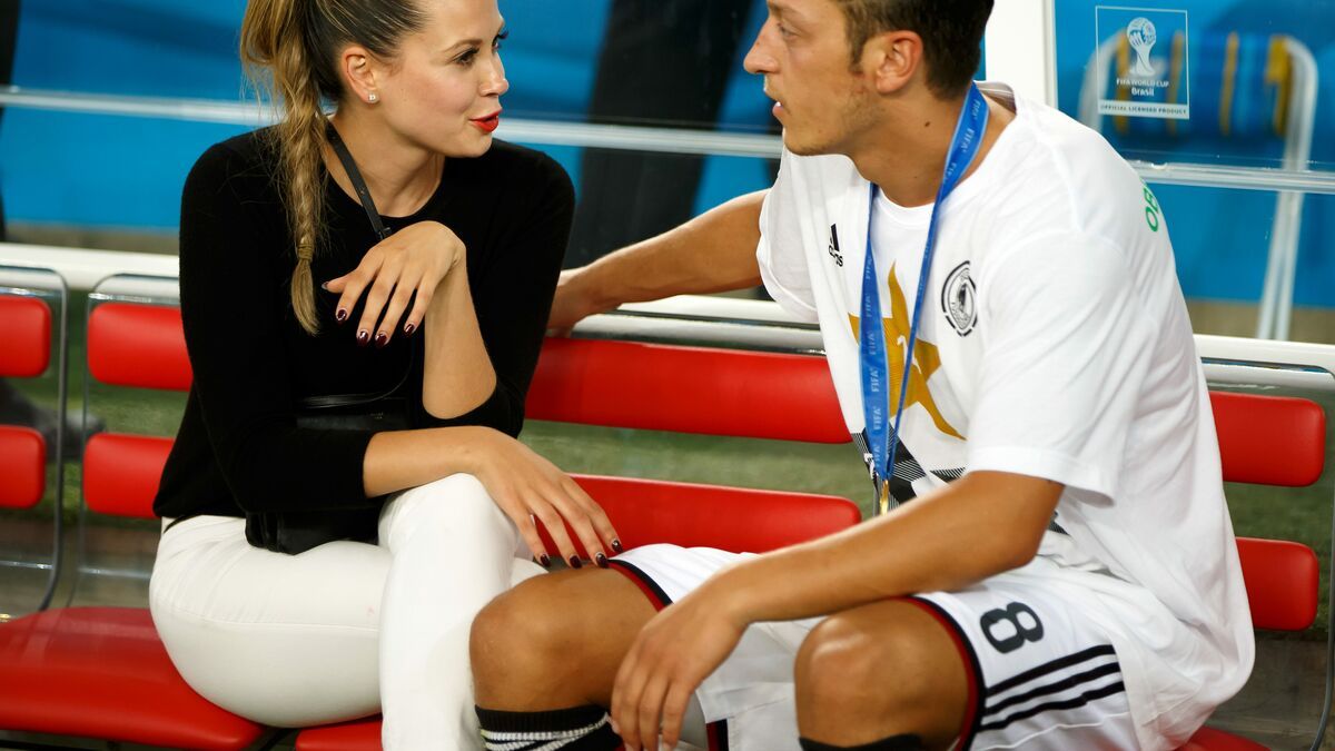 Liebes Comeback Mandy Capristo Und Mesut Özil Kommen Sich Näher