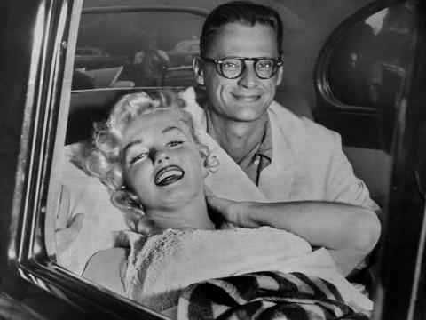 Marilyn Monroe und Arthur Miller glücklich 