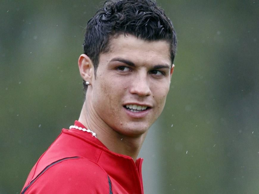 Cristiano Ronaldo schaut zur Seite 2007