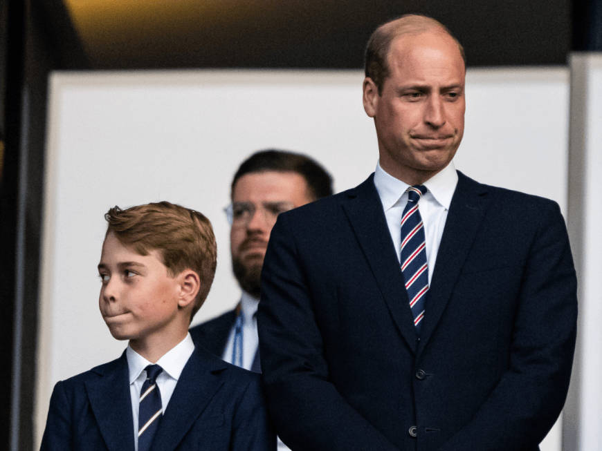Prinz George und Prinz William gucken bedrückt beim EM-Finale 2024