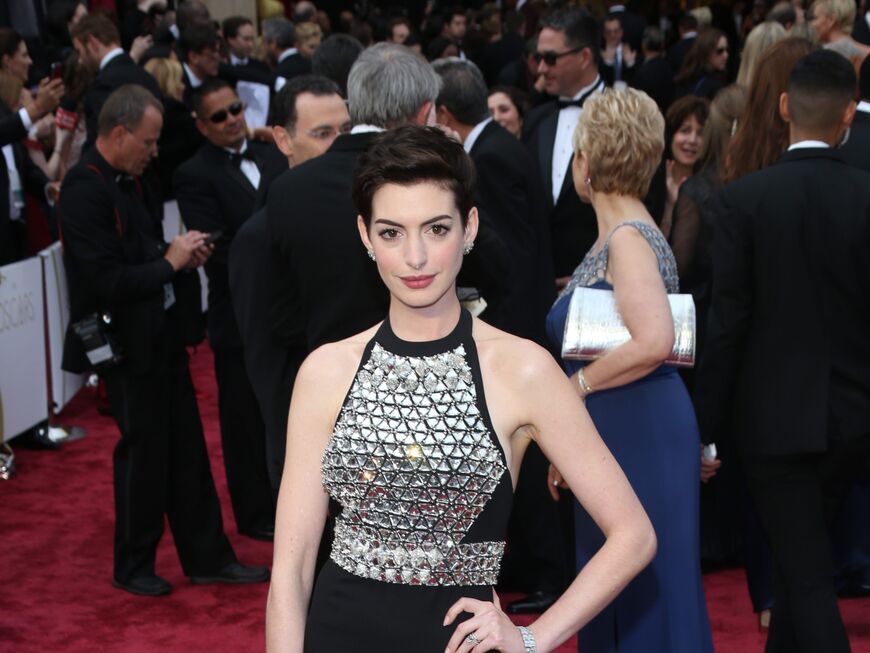 Ohje Anne Hathaways Wachsfigur Entstellt Die Schöne Schauspielerin
