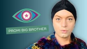Julian F. M Stoeckel neben "Promi Big Brother"-Logo