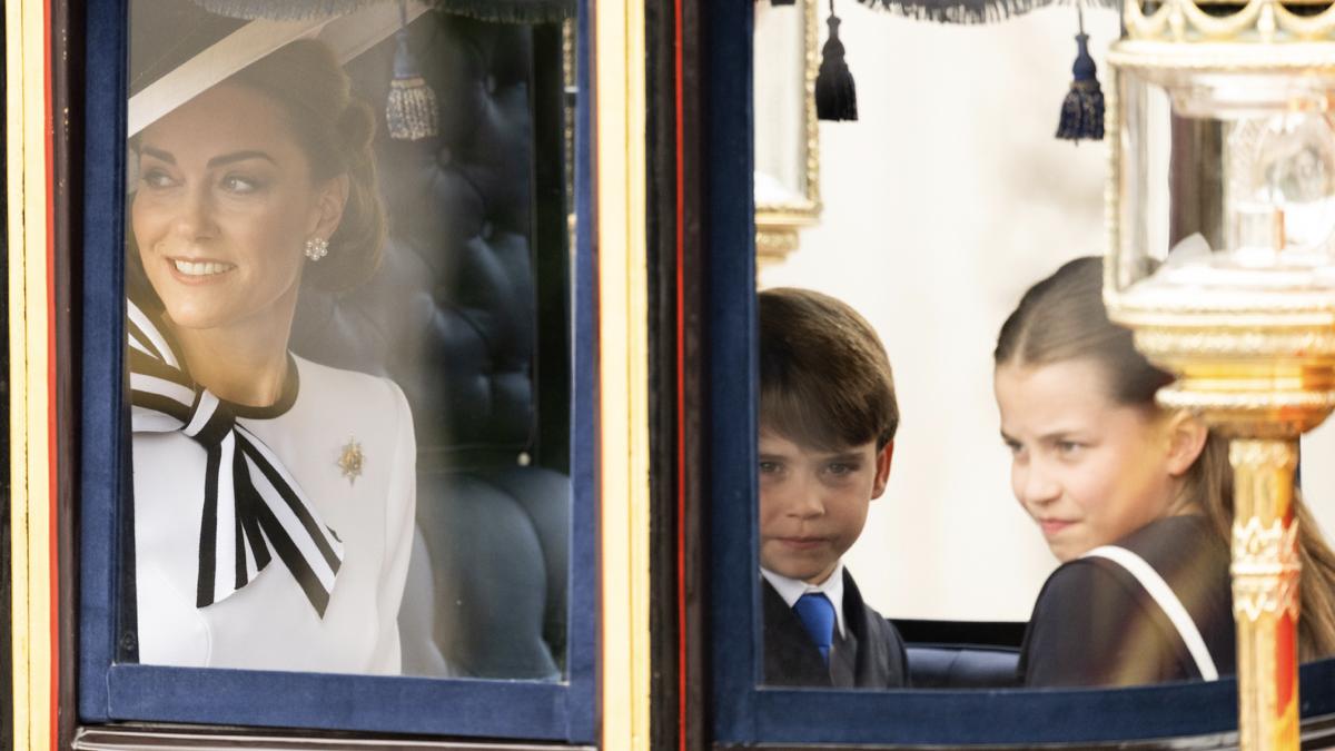 Prinzessin Kate strahlt, Prinz Louis und Prinzessin Charlotte schauen skeptisch
