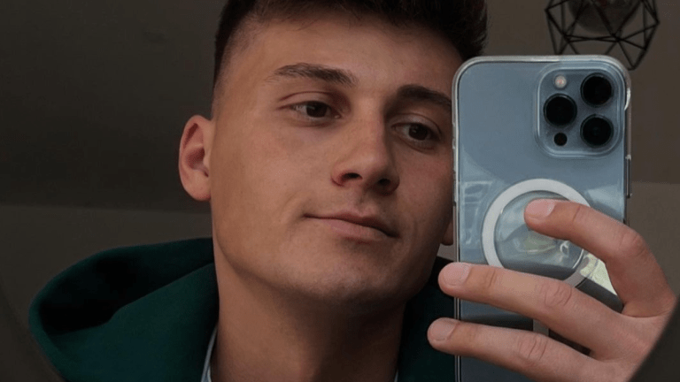 Fynn Lukas Kunz Handy-Selfie